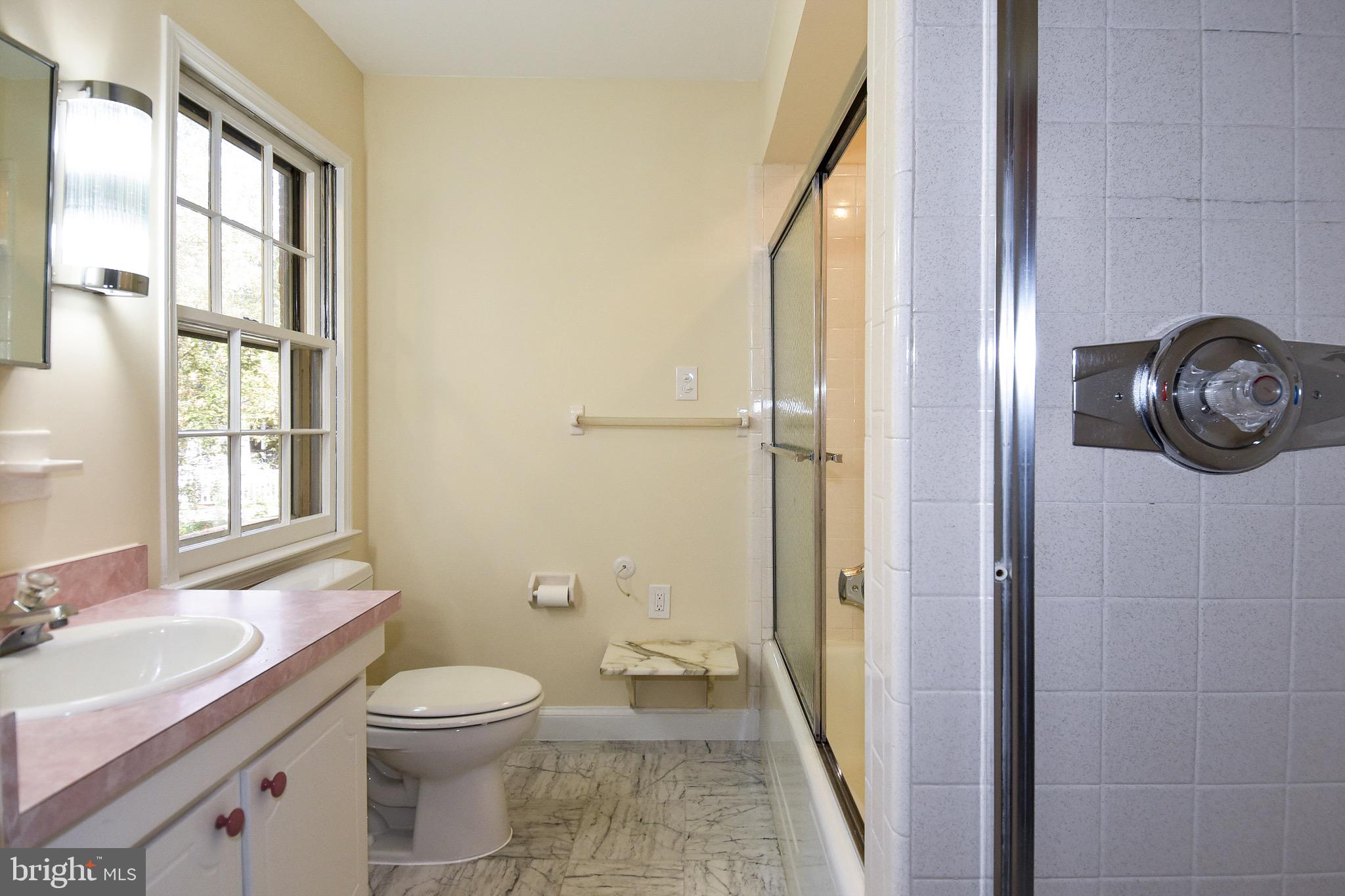 8011 Greentree Road Bethesda, MD 20817 - Photo 34 of 55 Owner's Suite Bath
