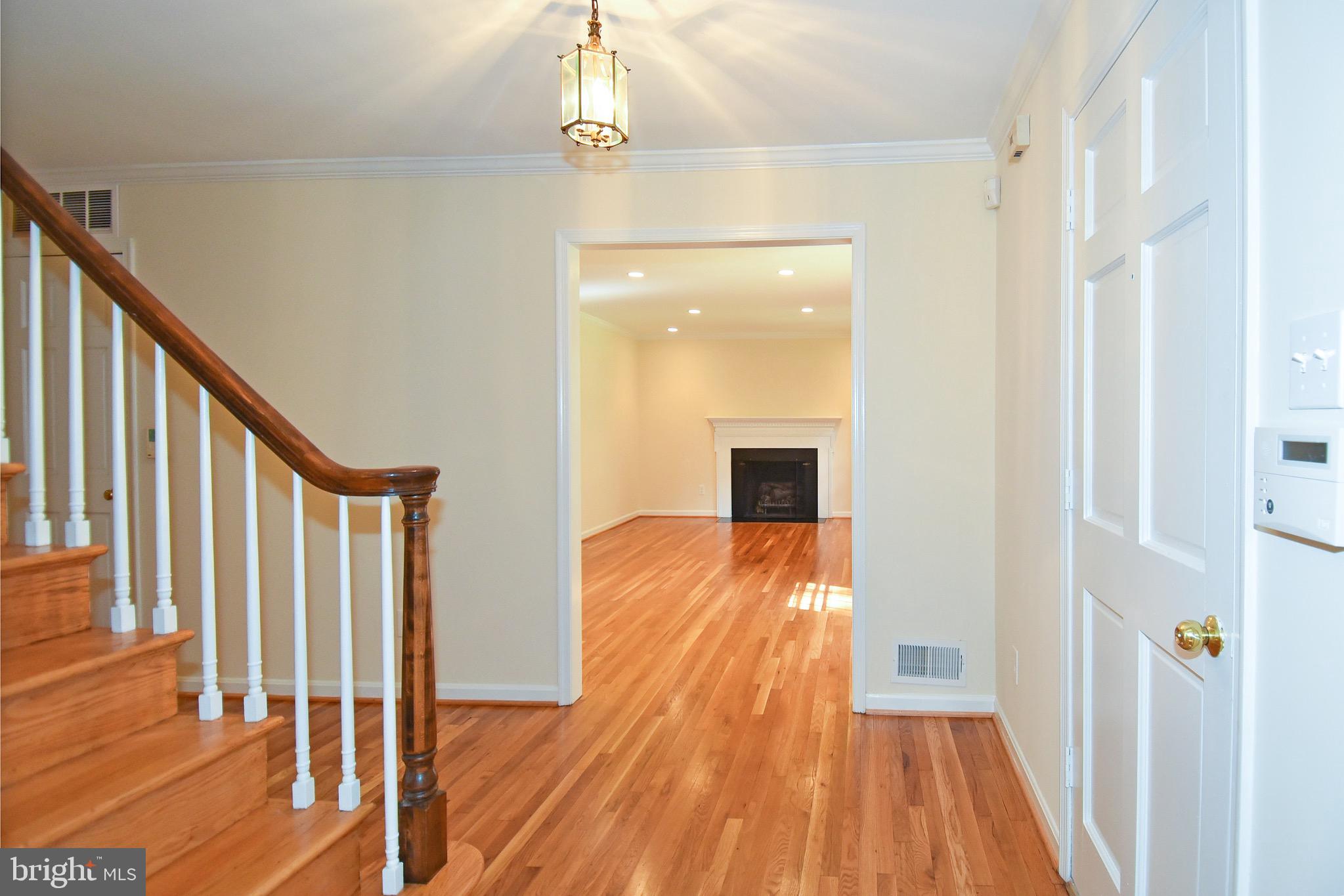 8011 Greentree Road Bethesda, MD 20817 - Photo 6 of 55 Foyer