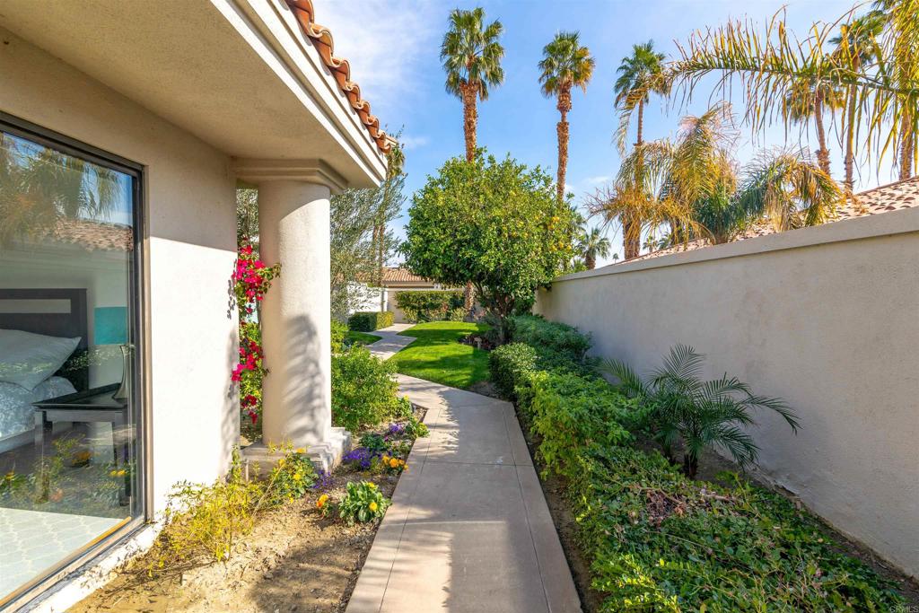 54877 Inverness Way La Quinta, CA 92253 - Photo 5 of 60 a view of small garden
