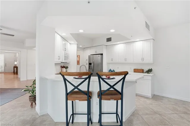 $1,100,000 | 325 Dunes Boulevard, Unit 205, Naples, FL 34110