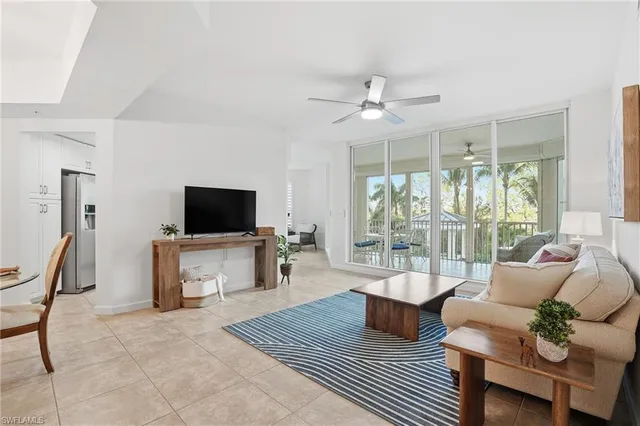$1,100,000 | 325 Dunes Boulevard, Unit 205, Naples, FL 34110
