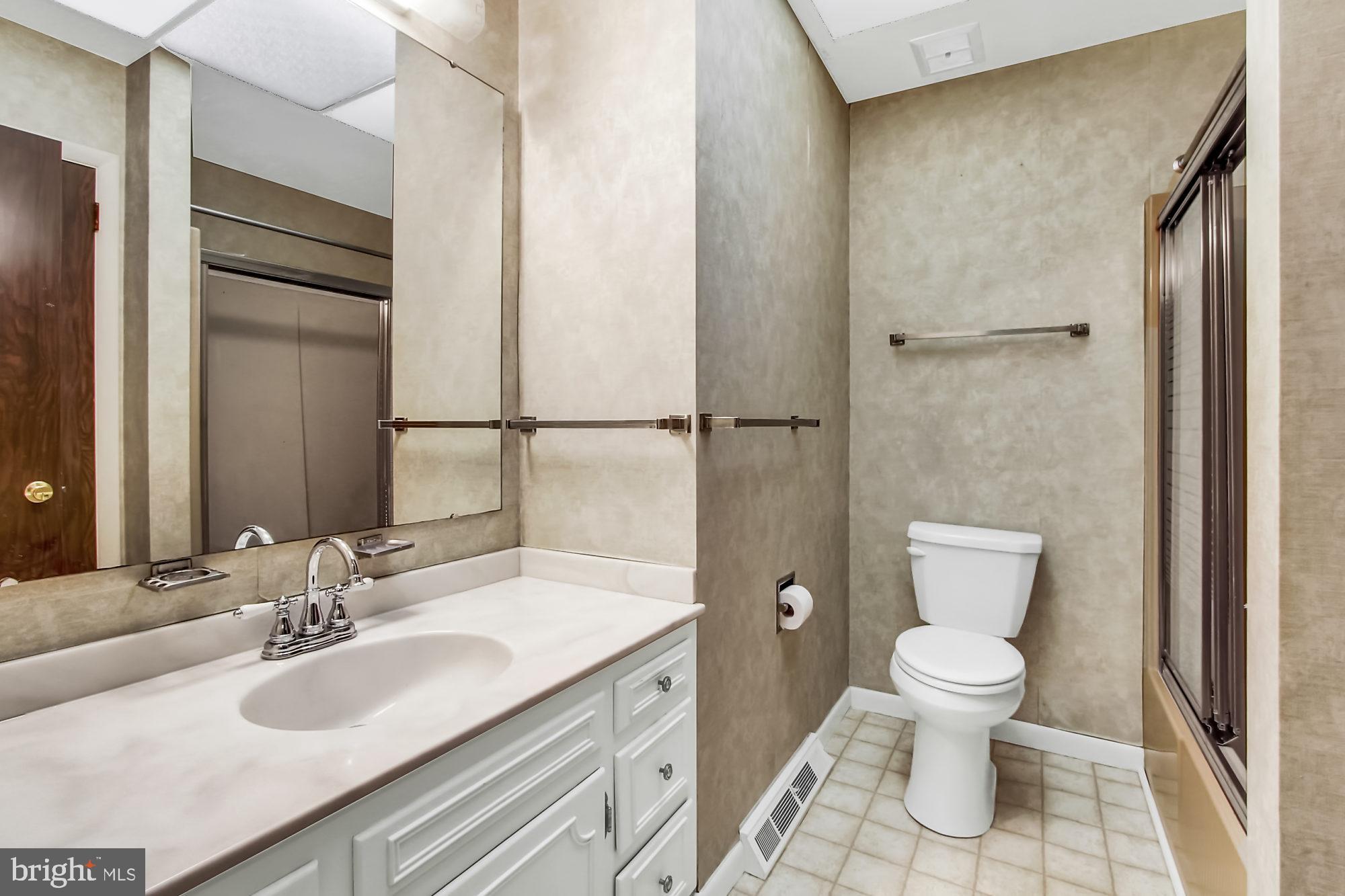 3401 Pebble Ridge Drive York, PA 17402 - Photo 19 of 27 Gallery Image 19
