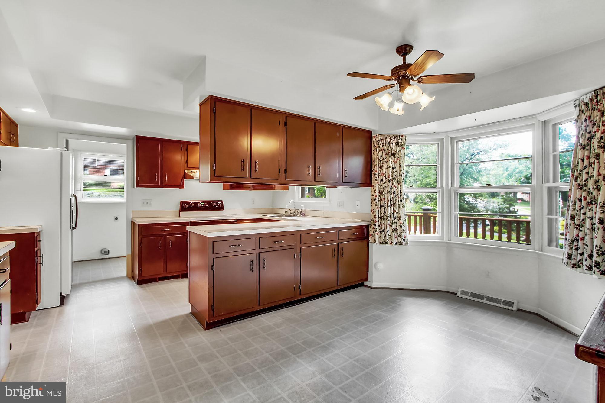 3401 Pebble Ridge Drive York, PA 17402 - Photo 8 of 27 Gallery Image 8
