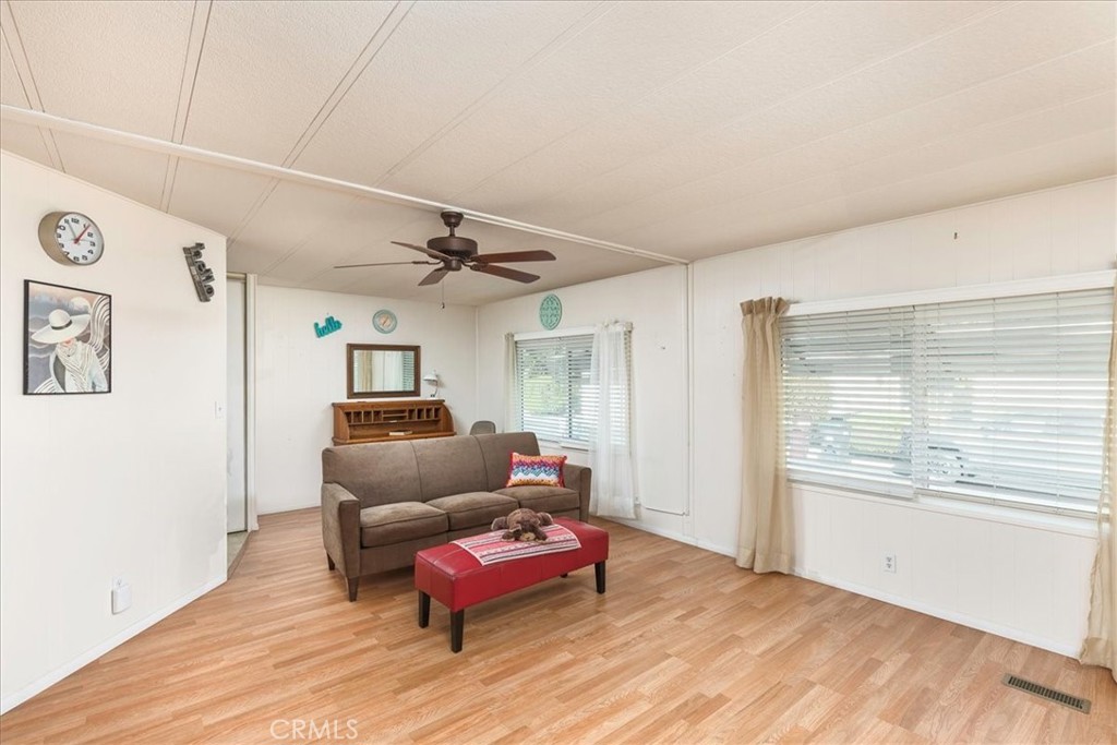 27701 Murrieta Road Menifee, CA 92586 - Photo 6 of 40