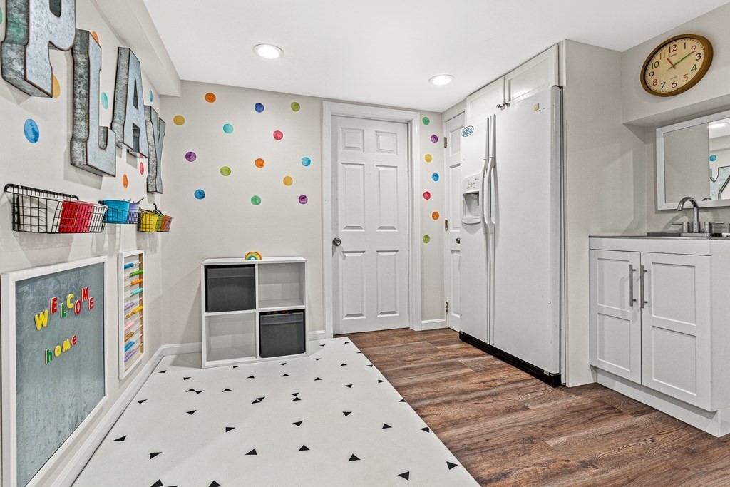 68 Hawley Road Melrose, MA 02176 - Photo 28 of 42 Gallery Image 28