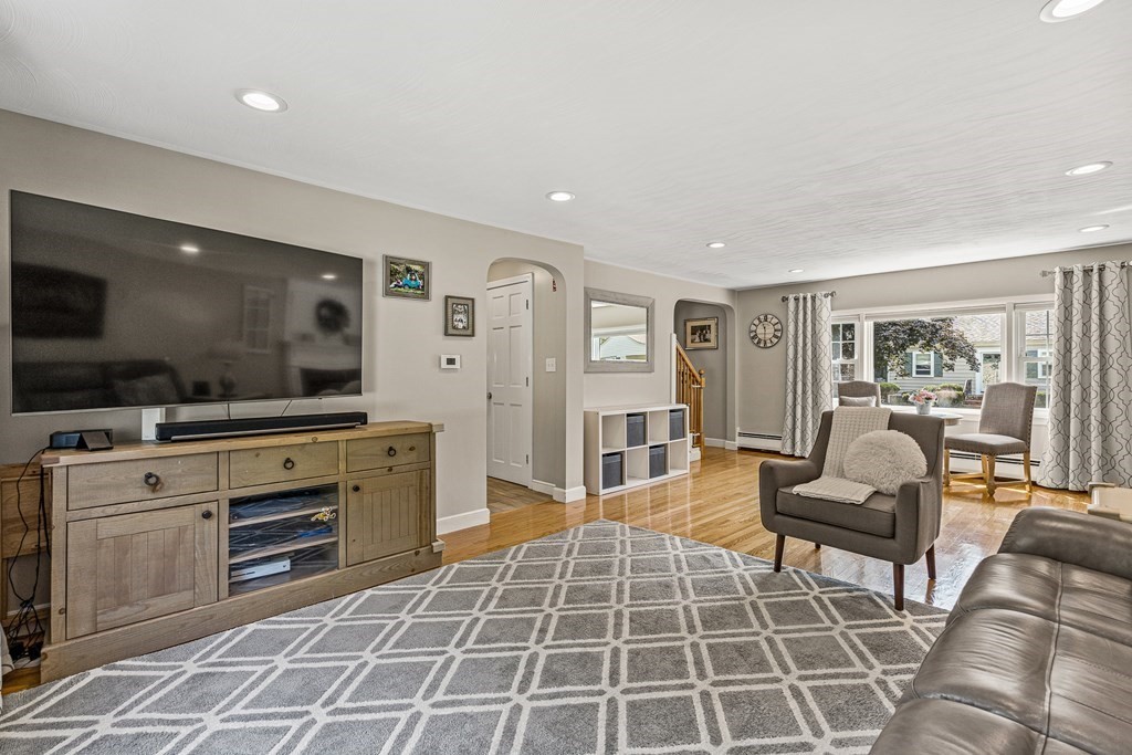 68 Hawley Road Melrose, MA 02176 - Photo 8 of 42 Gallery Image 8