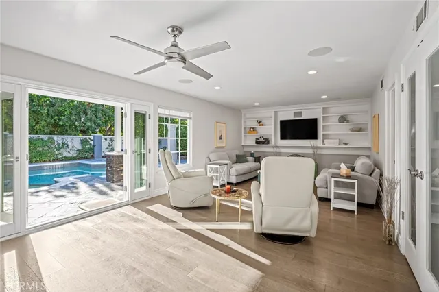 $1,575,000 | 25062 Paseo Cipres, Lake Forest, CA 92630