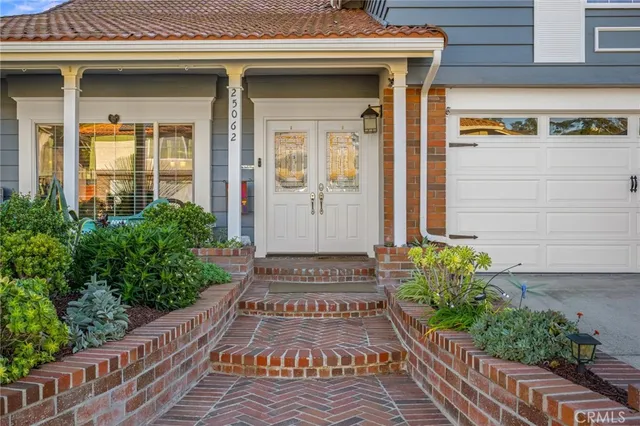 $1,575,000 | 25062 Paseo Cipres, Lake Forest, CA 92630