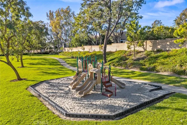 $1,575,000 | 25062 Paseo Cipres, Lake Forest, CA 92630