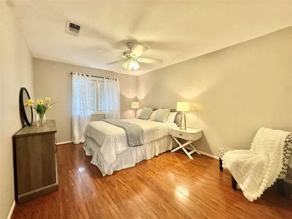 $2,500 | 2514 Nantucket Drive, Unit C, Houston, TX 77057