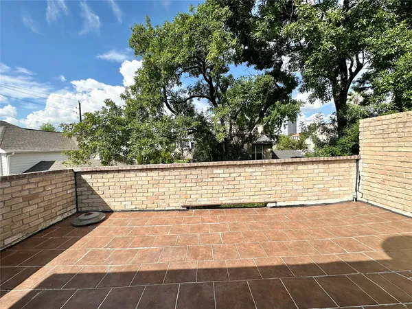 $2,500 | 2514 Nantucket Drive, Unit C, Houston, TX 77057