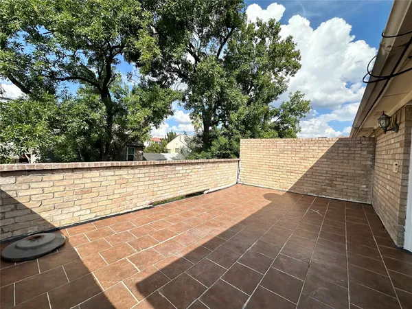 $2,500 | 2514 Nantucket Drive, Unit C, Houston, TX 77057
