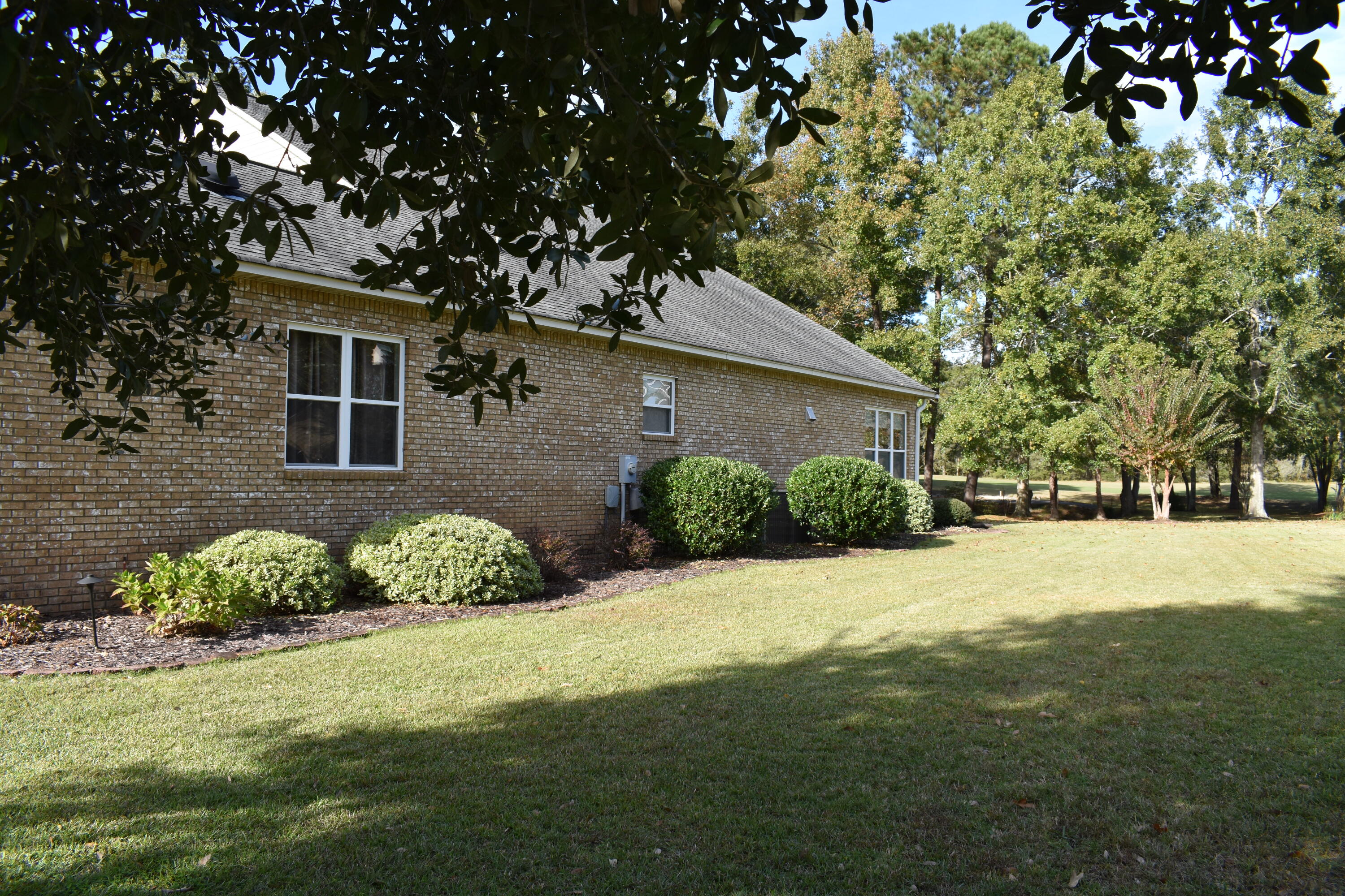 140 Ridge Lake Drive Manning, SC 29102 - Photo 4 of 53 97DF1720-A4DE-4AFD-A164-4A979F080FB1