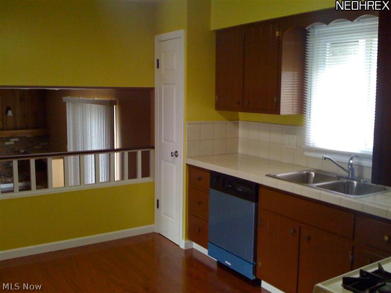 14035 Turney Road Maple Heights, OH 44137 - Photo 13 of 24