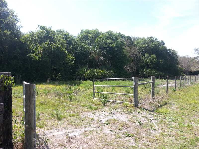 9096 Fleming Grant Road Micco, FL 32976 - Photo 3 of 9 Gallery Image 3