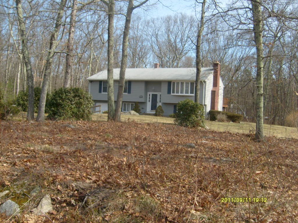 104 Franklin Road Scituate, RI 02825 - Photo 4 of 24