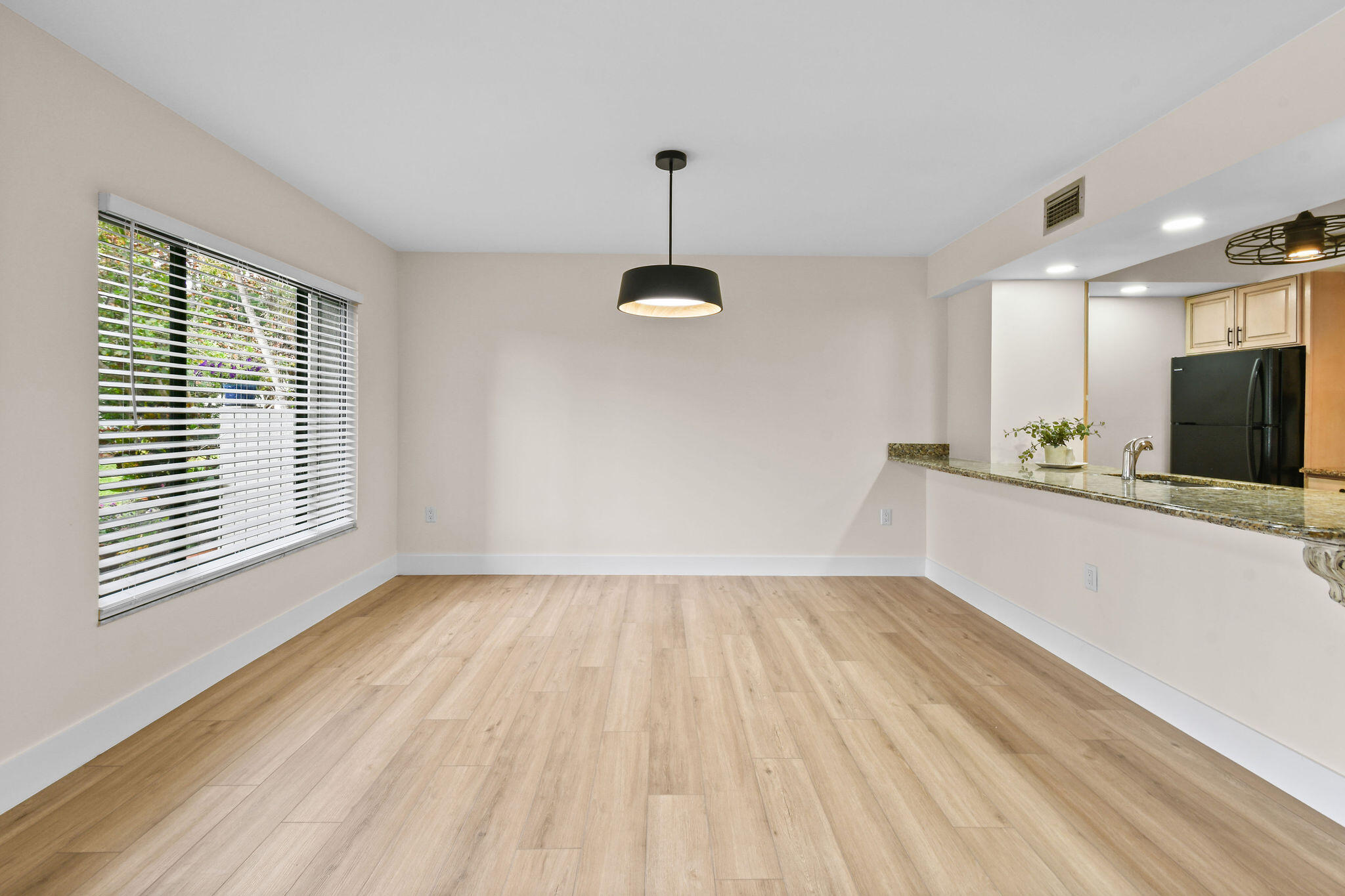 2233 Northwest 22nd Avenue, Unit 102 Stuart, FL 34994 - Photo 11 of 55 2243NW22ndAve#102(10)