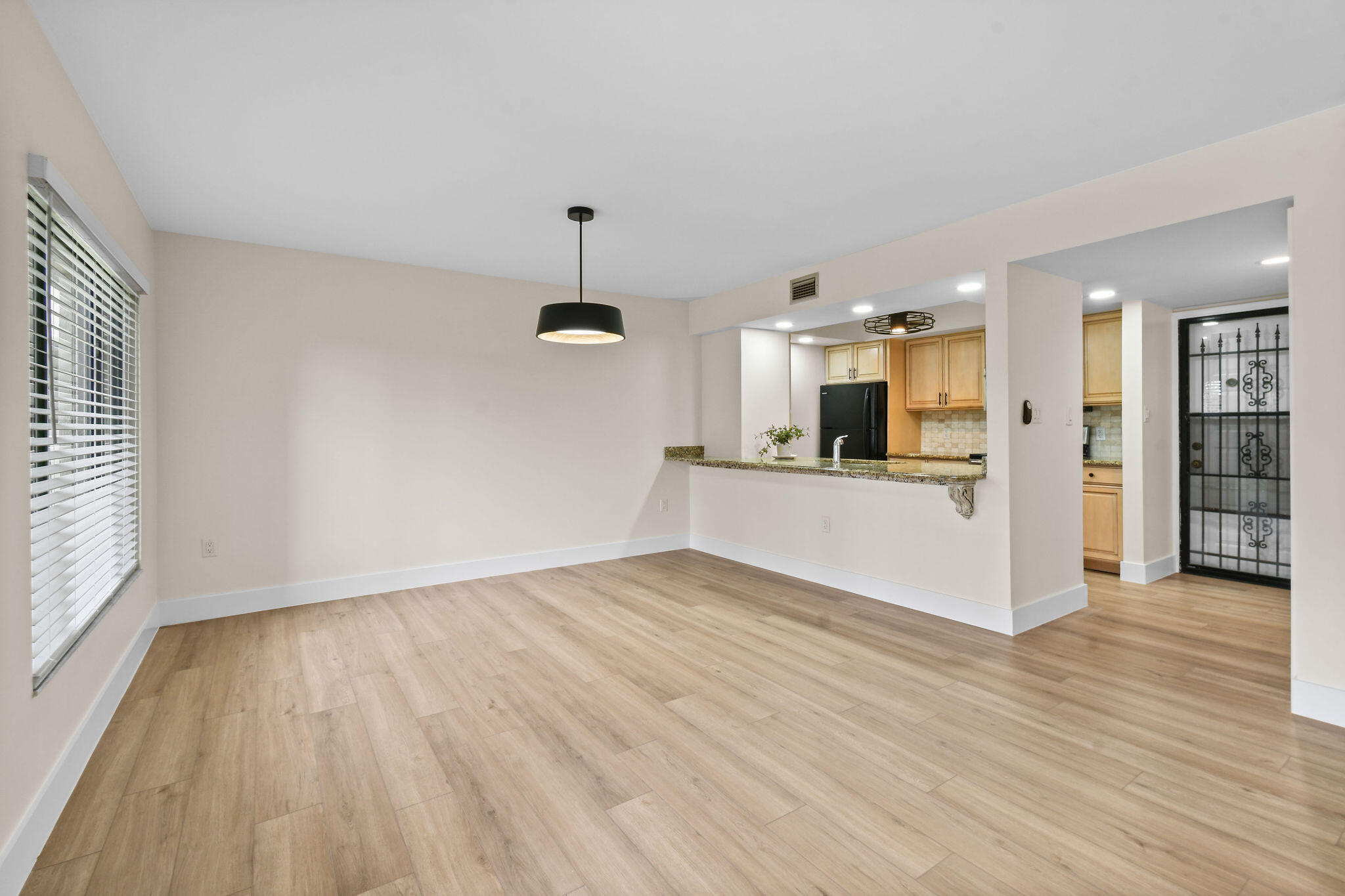 2233 Northwest 22nd Avenue, Unit 102 Stuart, FL 34994 - Photo 12 of 55 2243NW22ndAve#102(11)