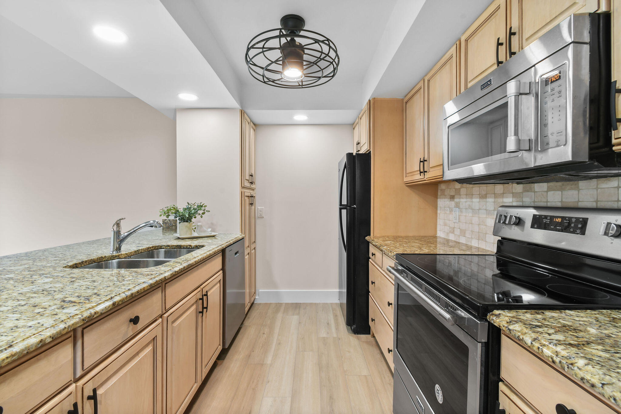 2233 Northwest 22nd Avenue, Unit 102 Stuart, FL 34994 - Photo 16 of 55 2243NW22ndAve#102(15)
