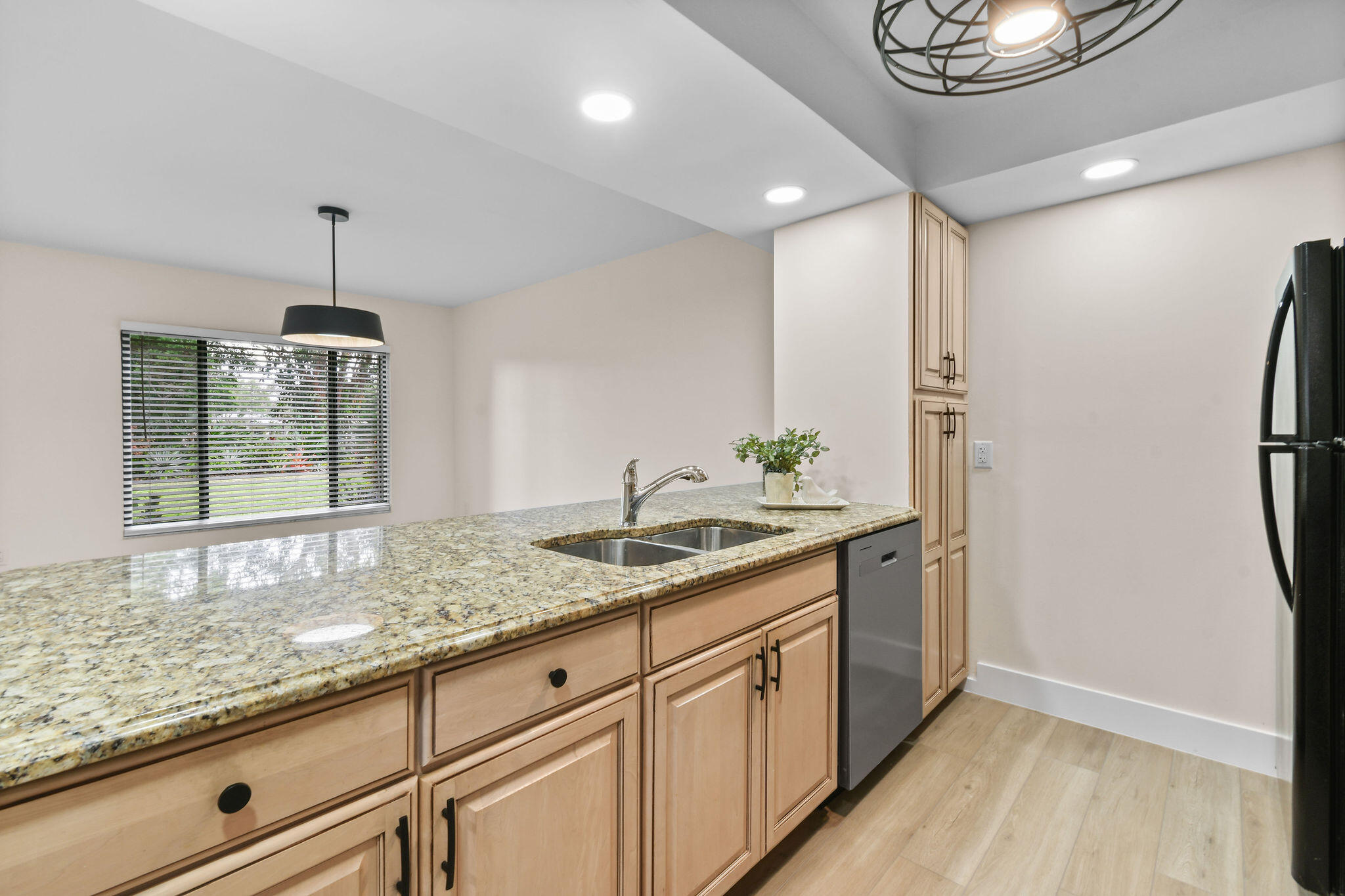 2233 Northwest 22nd Avenue, Unit 102 Stuart, FL 34994 - Photo 17 of 55 2243NW22ndAve#102(16)