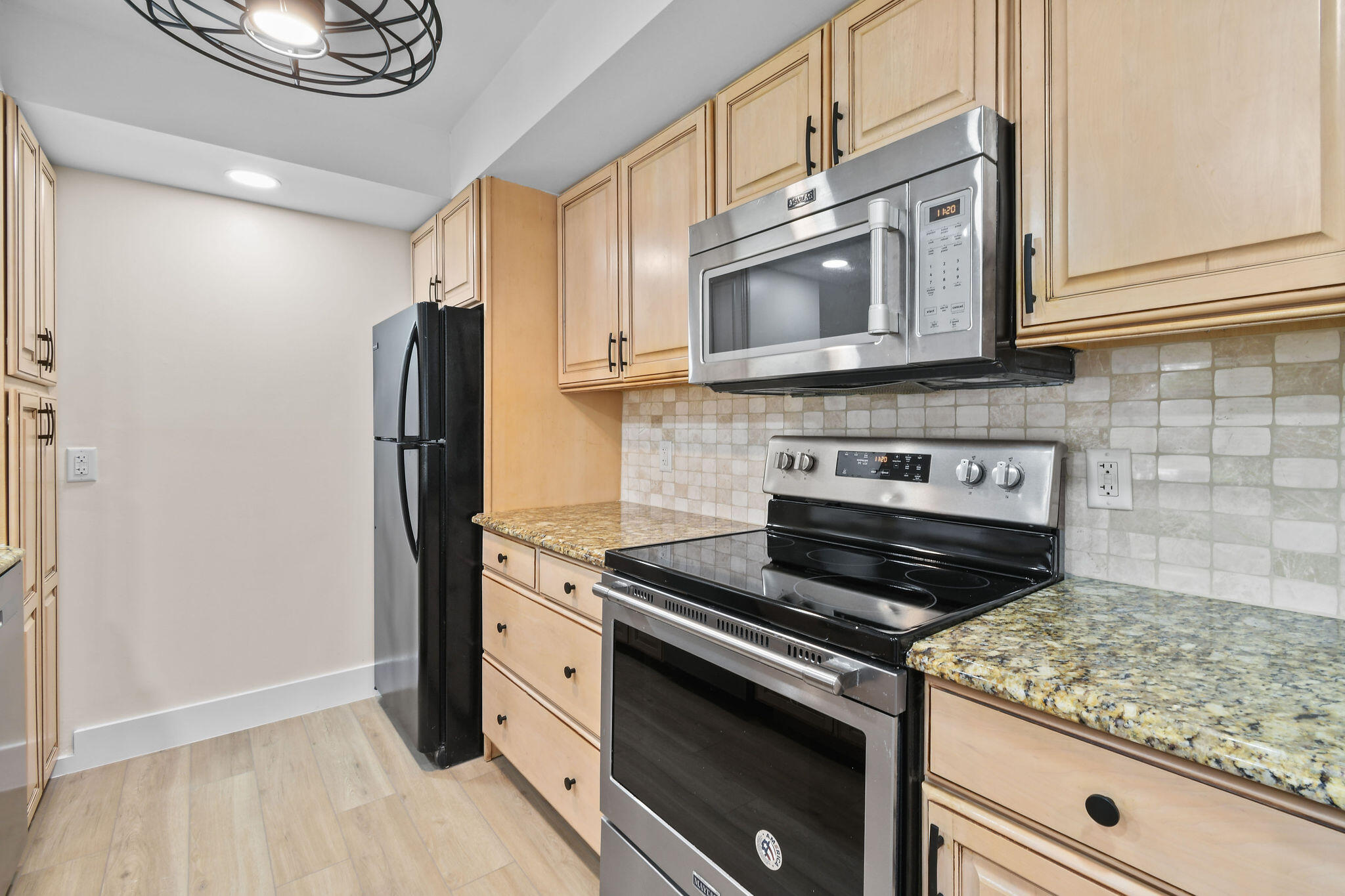 2233 Northwest 22nd Avenue, Unit 102 Stuart, FL 34994 - Photo 18 of 55 2243NW22ndAve#102(17)