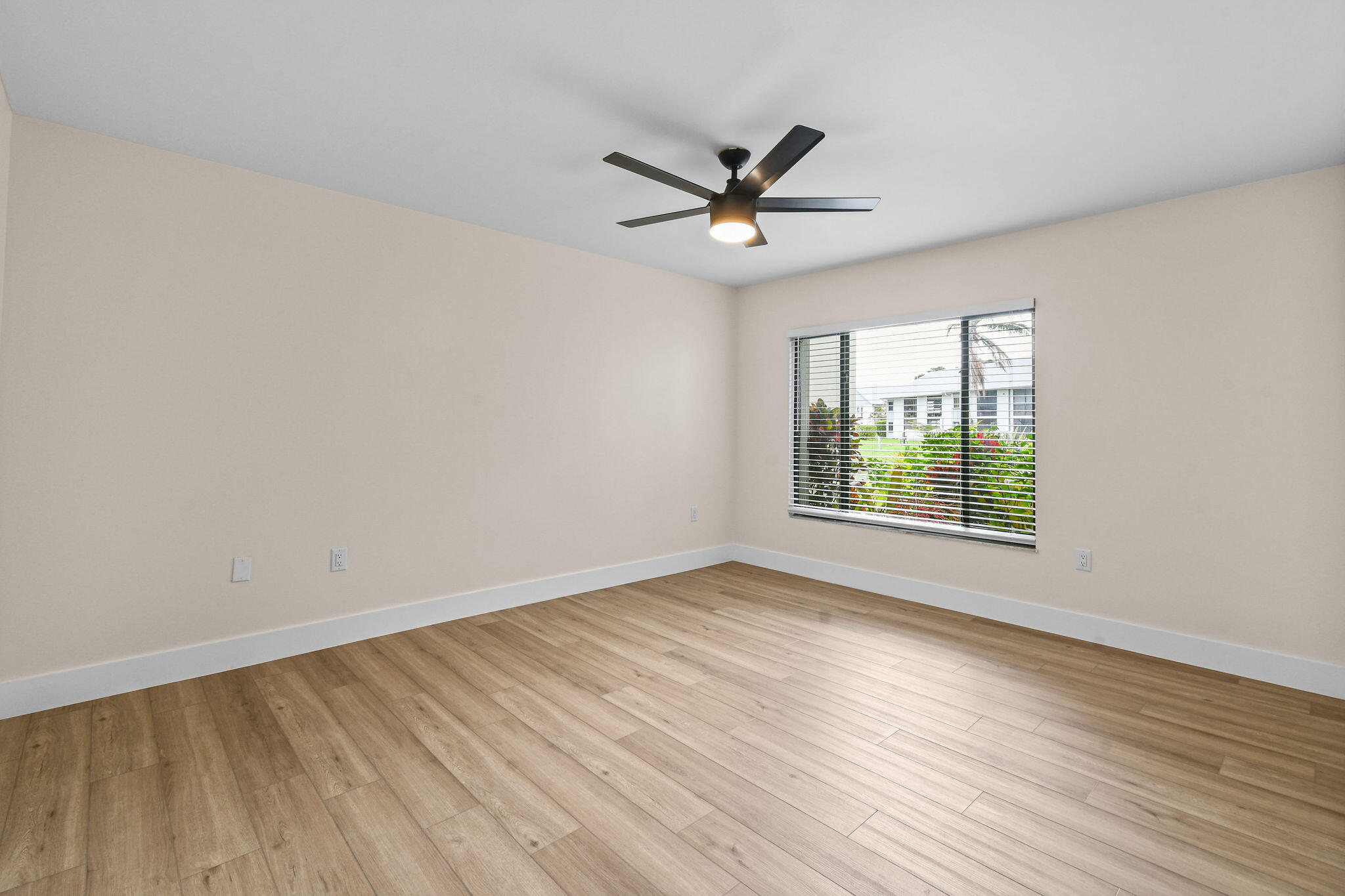 2233 Northwest 22nd Avenue, Unit 102 Stuart, FL 34994 - Photo 21 of 55 2243NW22ndAve#102(20)