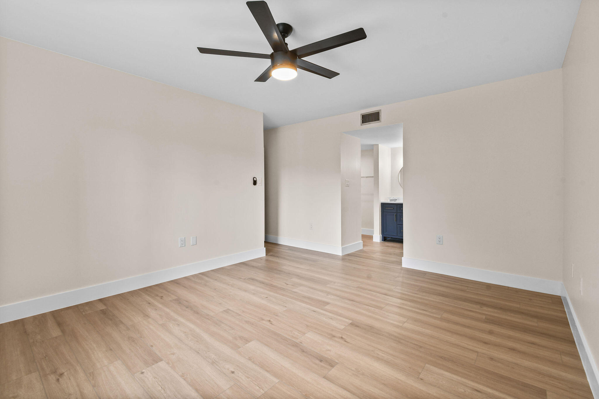 2233 Northwest 22nd Avenue, Unit 102 Stuart, FL 34994 - Photo 22 of 55 2243NW22ndAve#102(21)