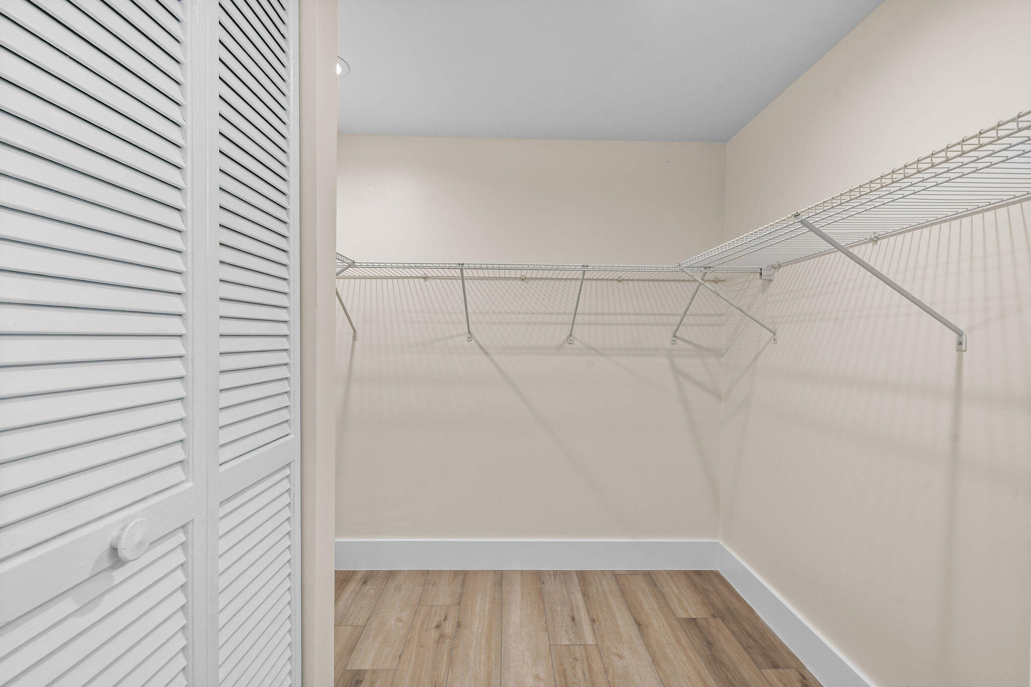 2233 Northwest 22nd Avenue, Unit 102 Stuart, FL 34994 - Photo 31 of 55 2243NW22ndAve#102(29)