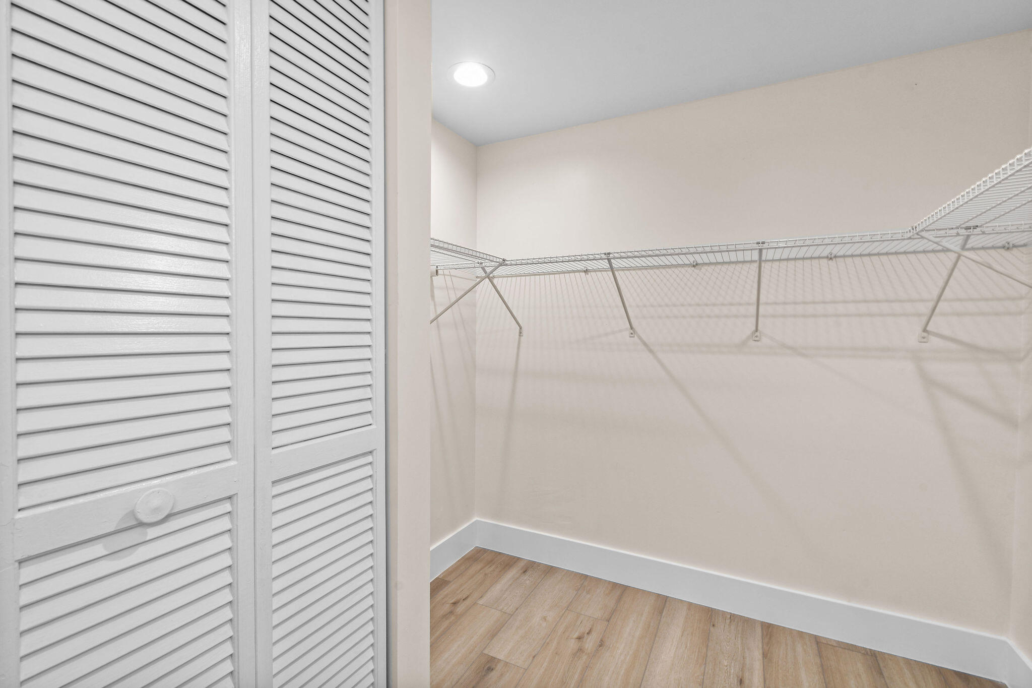 2233 Northwest 22nd Avenue, Unit 102 Stuart, FL 34994 - Photo 32 of 55 2243NW22ndAve#102(30)