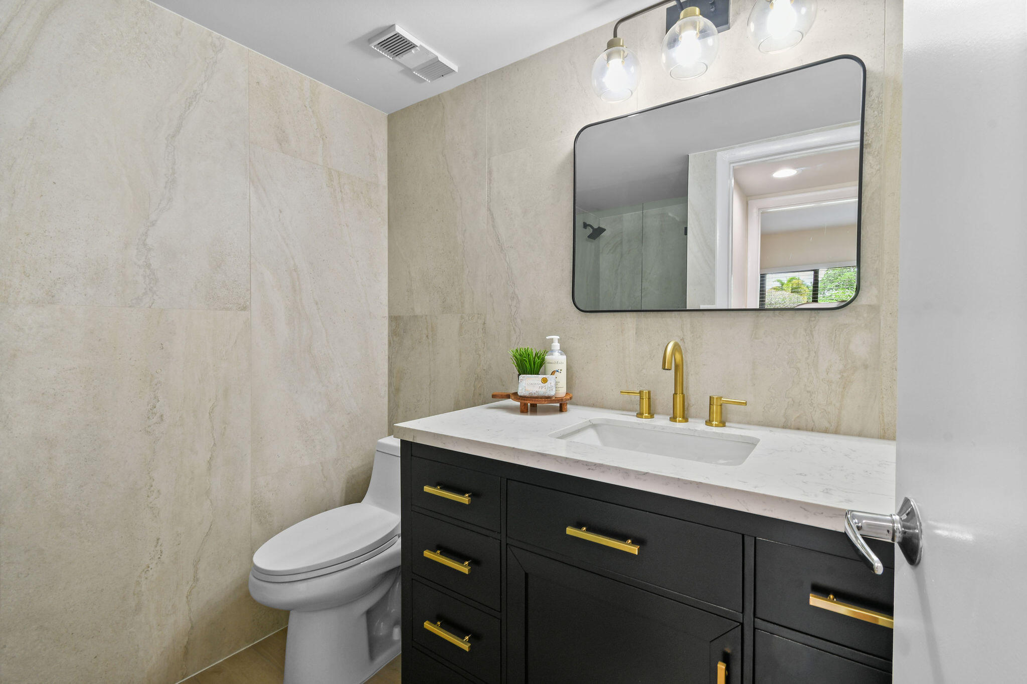 2233 Northwest 22nd Avenue, Unit 102 Stuart, FL 34994 - Photo 36 of 55 2243NW22ndAve#102(34)