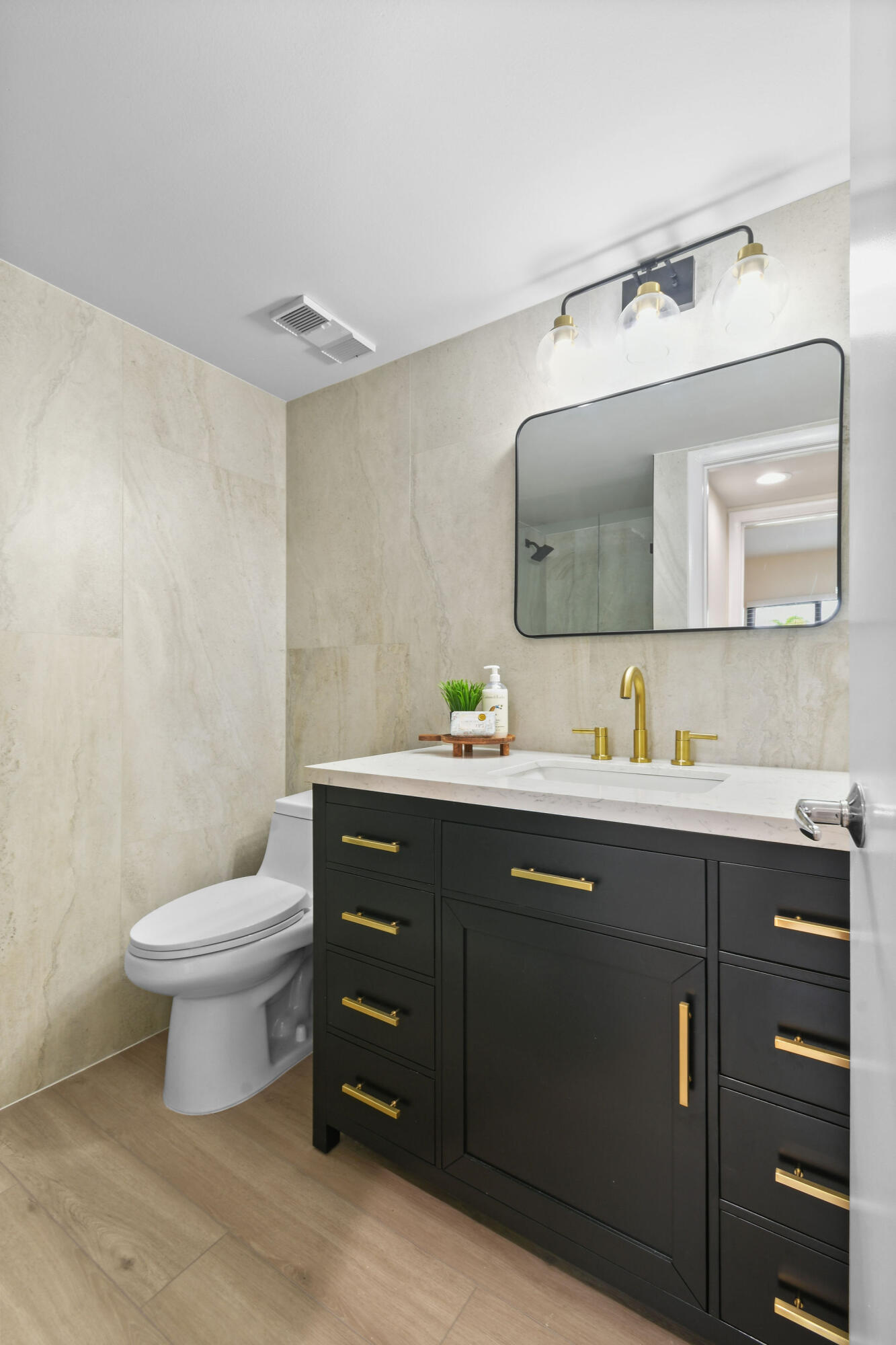 2233 Northwest 22nd Avenue, Unit 102 Stuart, FL 34994 - Photo 37 of 55 2243NW22ndAve#102(35)