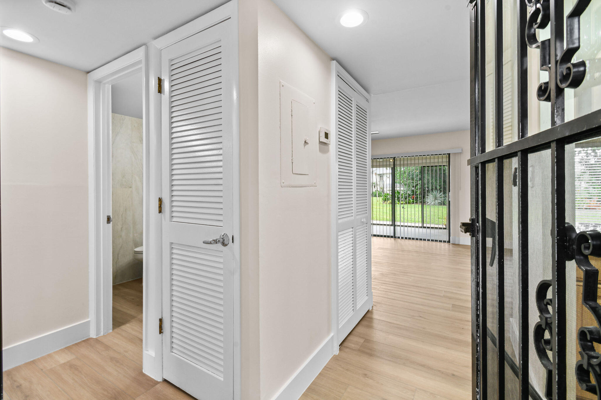 2233 Northwest 22nd Avenue, Unit 102 Stuart, FL 34994 - Photo 6 of 55 2243NW22ndAve#102(5)