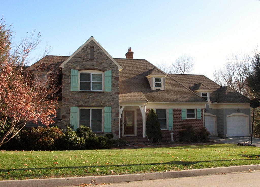 10 Oak Hill Road Worcester, MA 01609 - Photo 1 of 30 Gallery Image 1