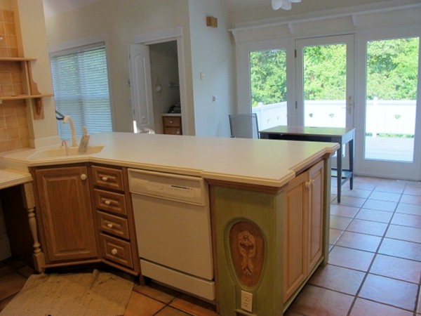 10 Oak Hill Road Worcester, MA 01609 - Photo 7 of 30 Gallery Image 7