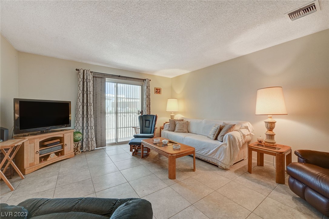 565 Rene Lane Henderson, NV 89015 - Photo 7 of 32