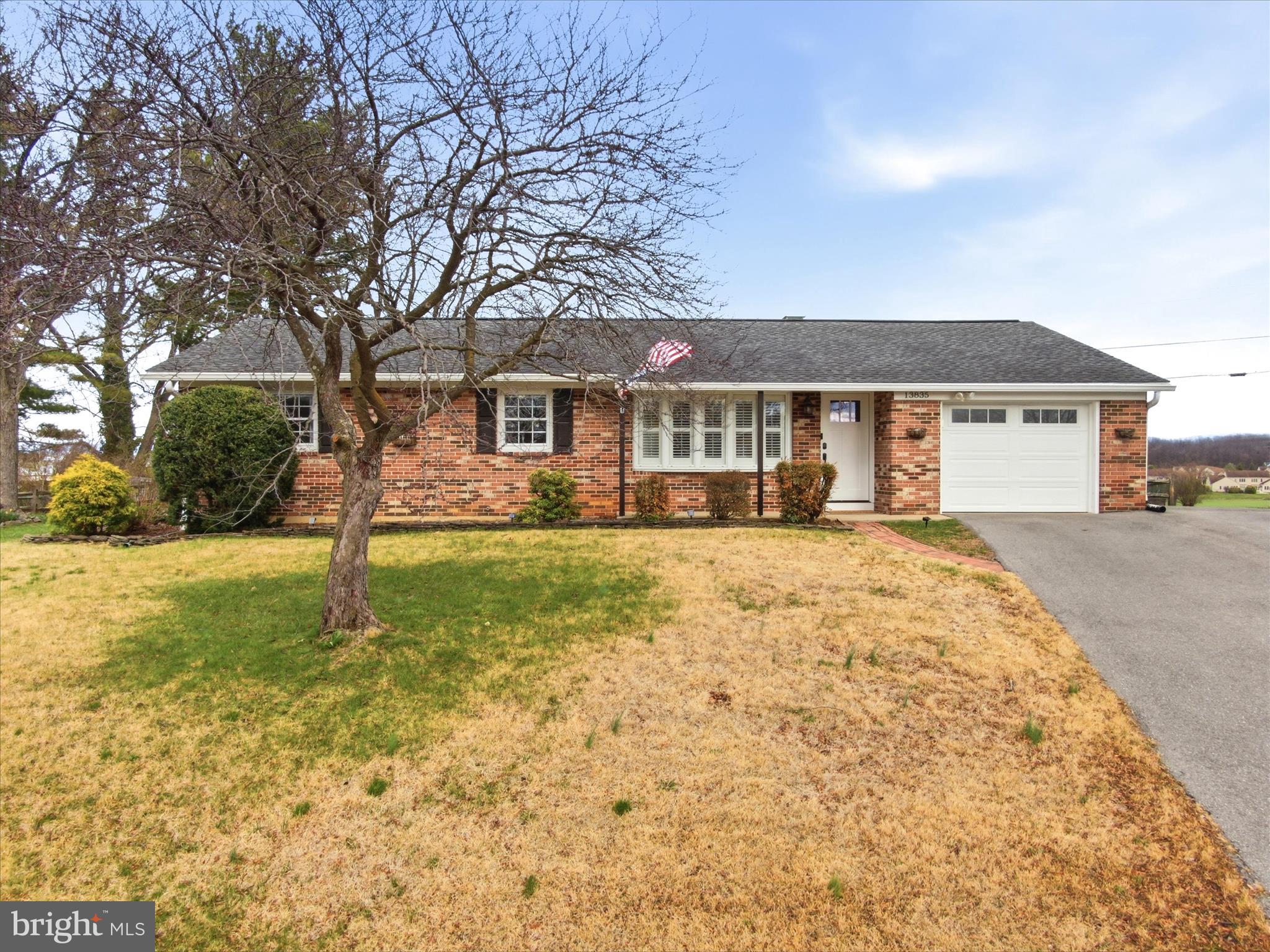 13835 Northcrest Road Hagerstown, MD 21742 - Photo 1 of 38 WELCOME HOME!