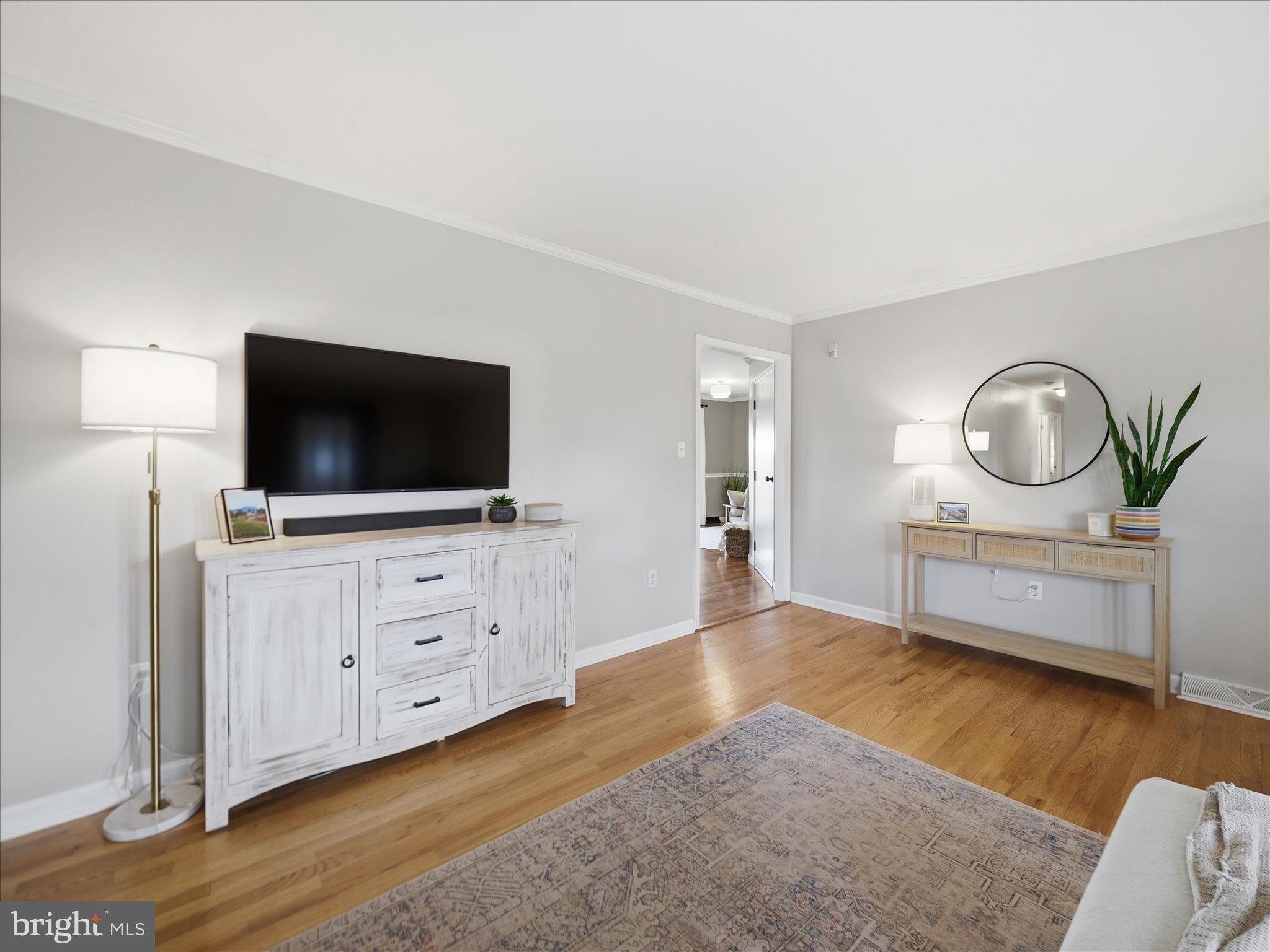 13835 Northcrest Road Hagerstown, MD 21742 - Photo 12 of 38 Living room