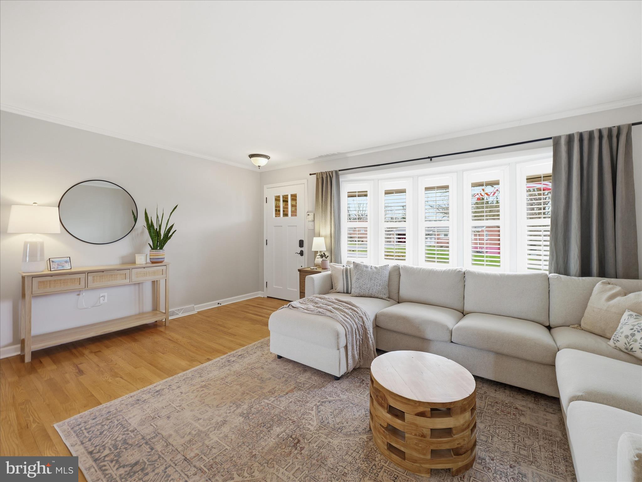 13835 Northcrest Road Hagerstown, MD 21742 - Photo 10 of 38 Living room