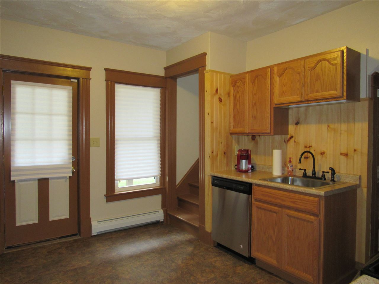 48 Baxter Street Rutland, VT 05701 - Photo 5 of 22