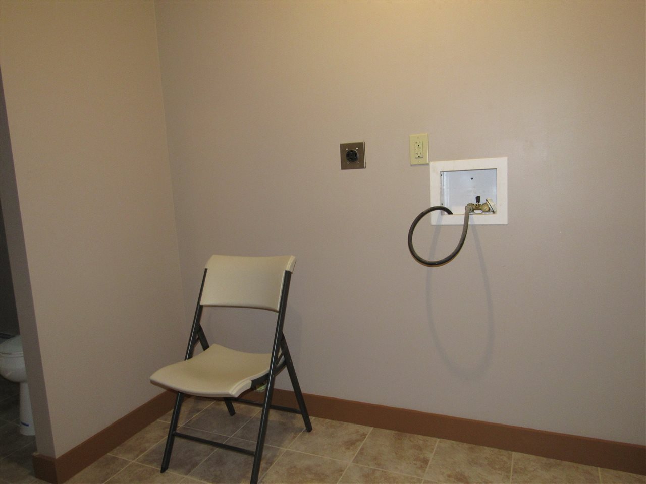 48 Baxter Street Rutland, VT 05701 - Photo 8 of 22