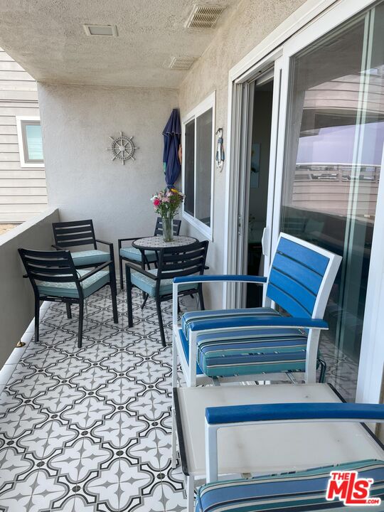 4975 Sandyland Road, Unit 212 Carpinteria, CA 93013 - Photo 10 of 18 a view of entryway and hall