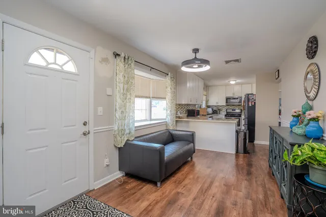 $549,900 | 17 Cambridge Road, Kendall Park, NJ 08824