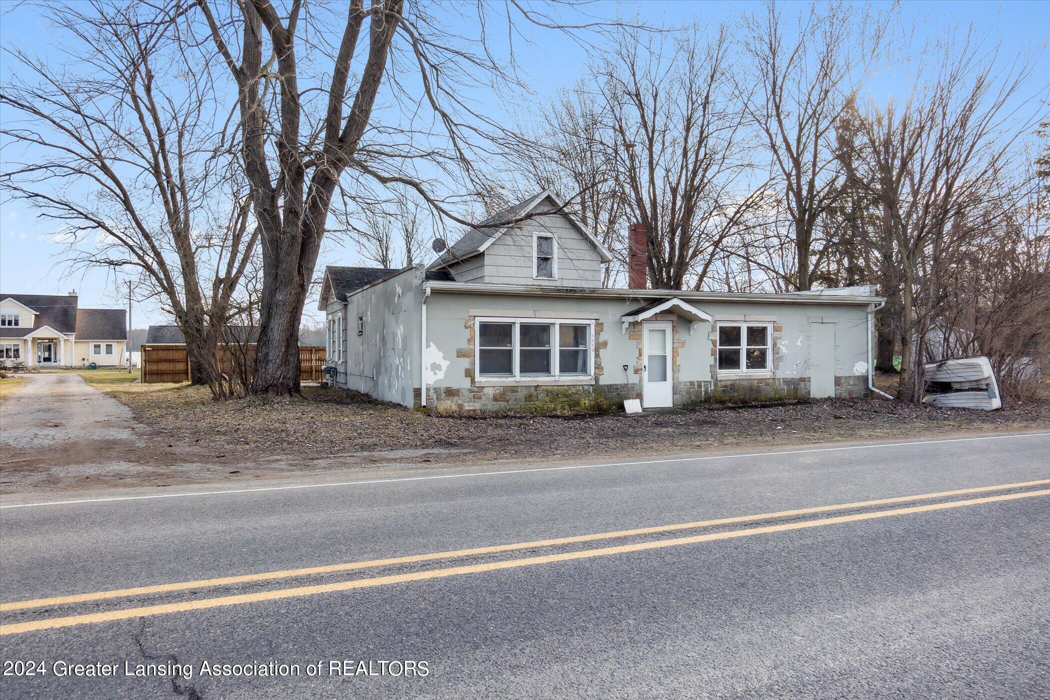 5884 East Round Lake Road Dewitt, MI 48820 - Photo 2 of 37 02-5884-Round-Lake-Rd-Laingsburg-MI-4884