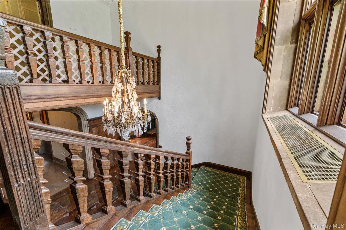 127 Horseshoe Road Mill Neck, NY 11765 - Photo 31 of 48 a view of a balcony