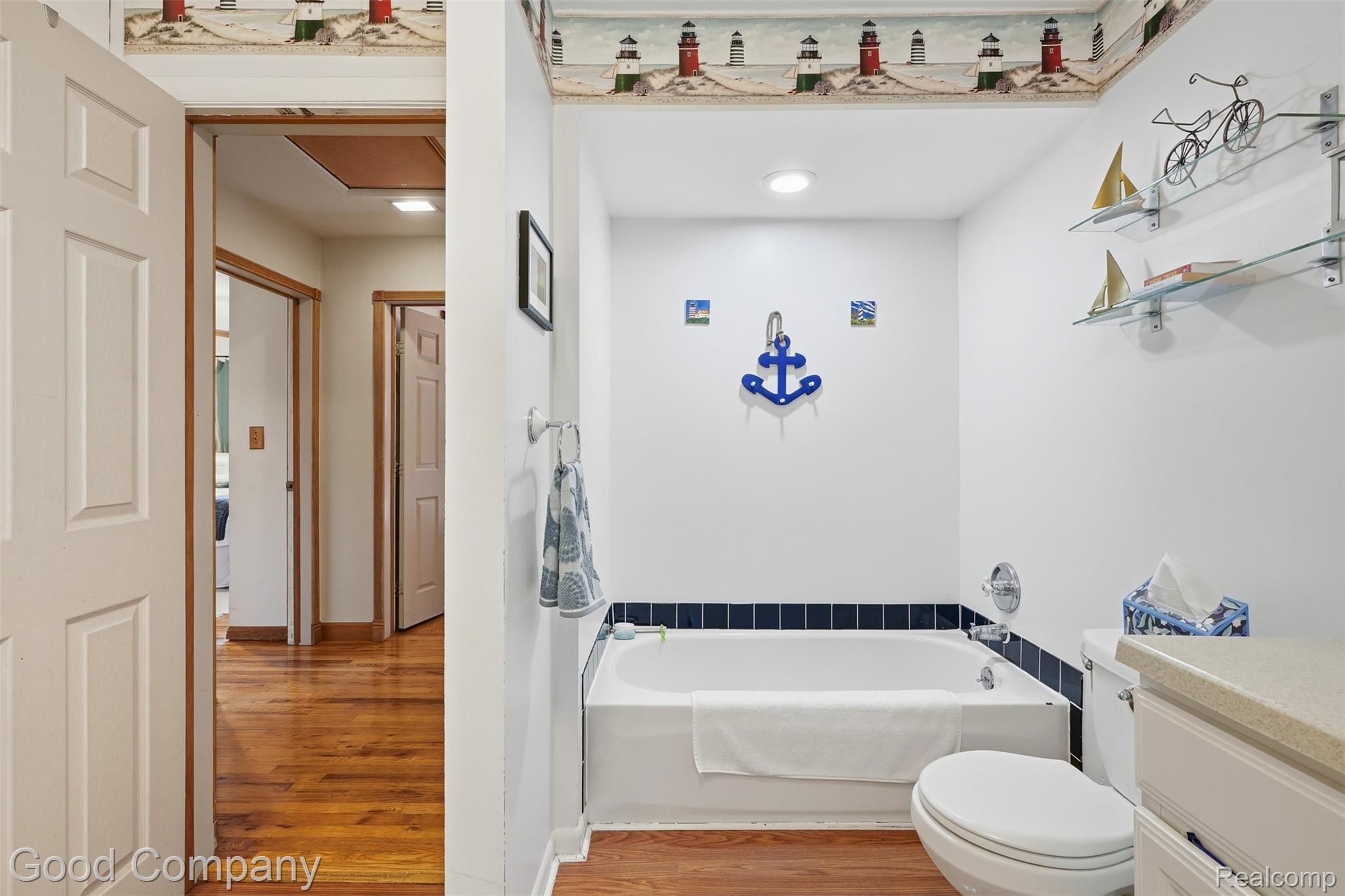 3615 Hazelton Avenue Rochester, MI 48307 - Photo 19 of 56 Bathroom