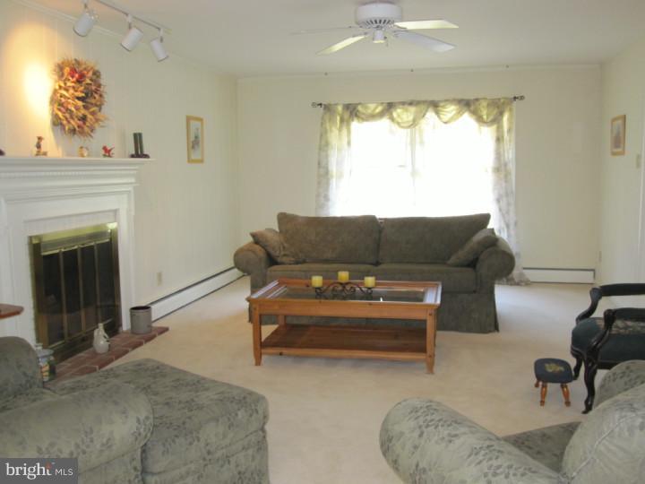 6 Line Road Malvern, PA 19355 - Photo 2 of 20 Living Room