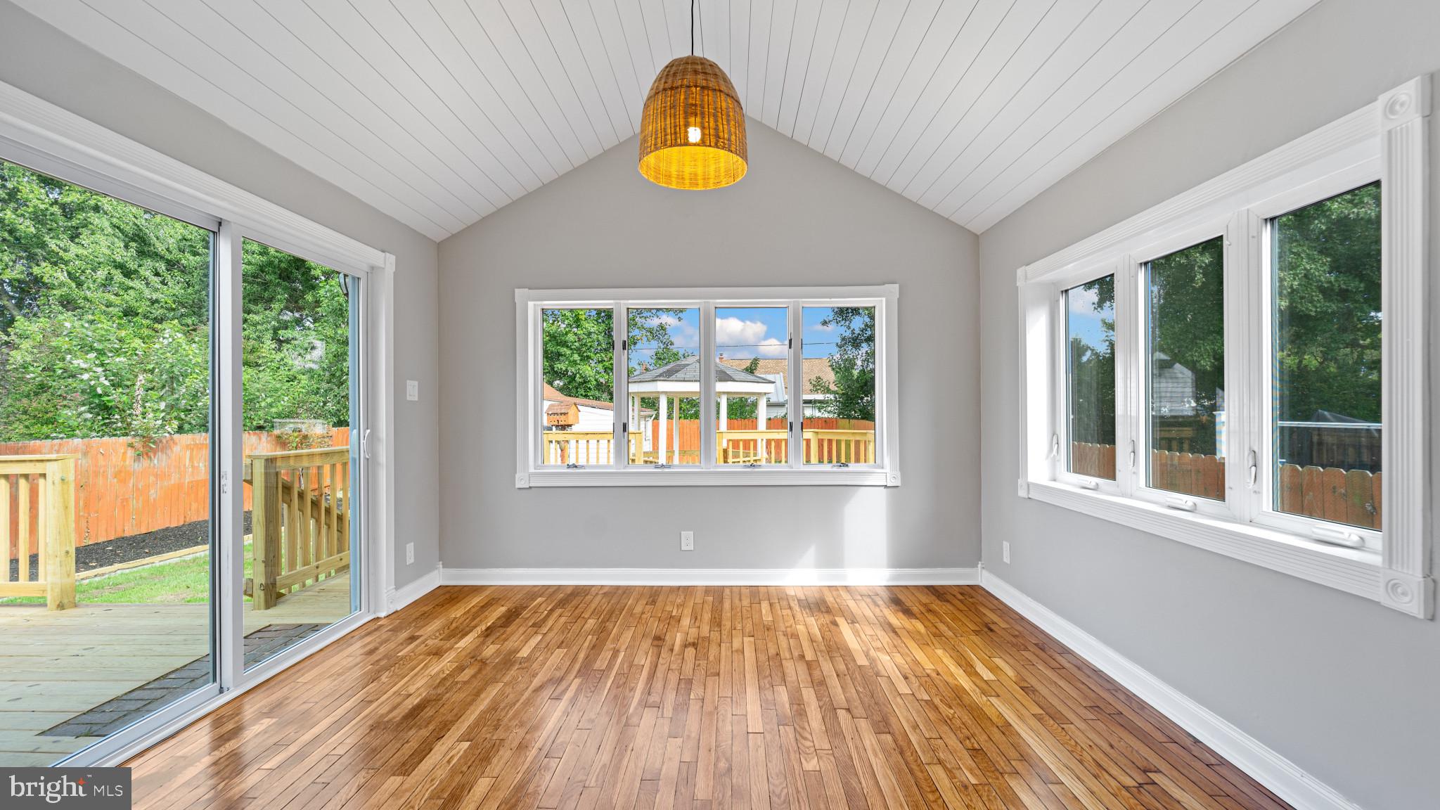 5713 Moore Street Brooklyn, MD 21225 - Photo 3 of 31 Breakfast/Sun Room