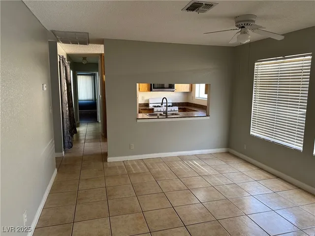 $1,800 | 6841 Arroyo Avenue, Las Vegas, NV 89103
