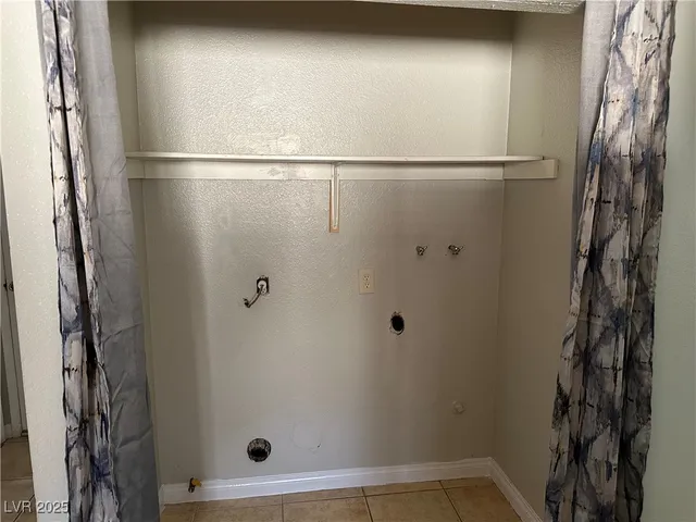 $1,800 | 6841 Arroyo Avenue, Las Vegas, NV 89103