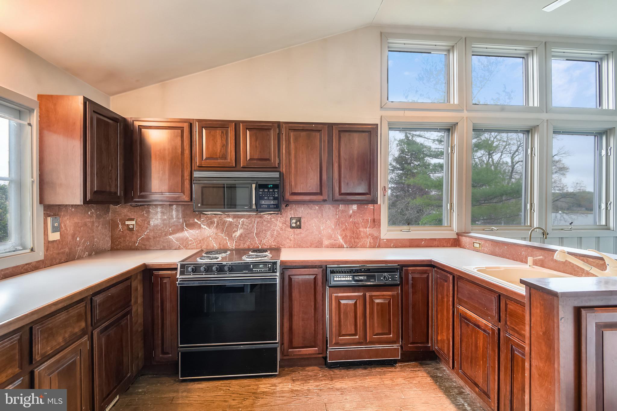 773 Robin Hood Road Annapolis, MD 21405 - Photo 16 of 57